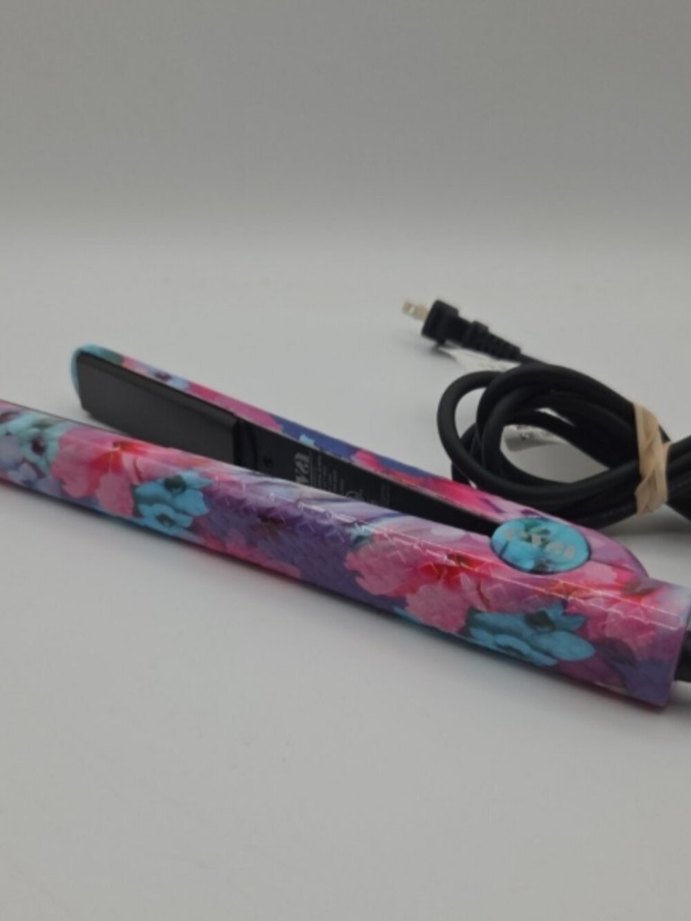 Eva Floral Flat Iron 180–450°F Dual Voltage
